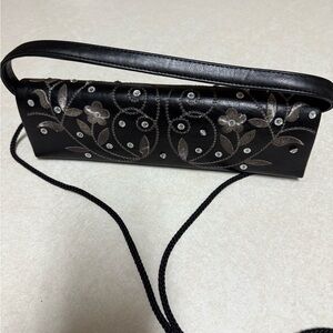 Jessica McClintock Black Clutch with Sleek Design